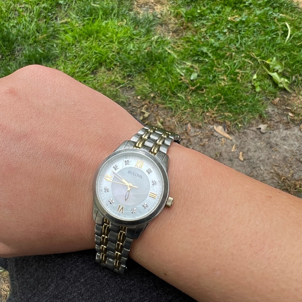 Bulova 98p168 womens stainless steal watch